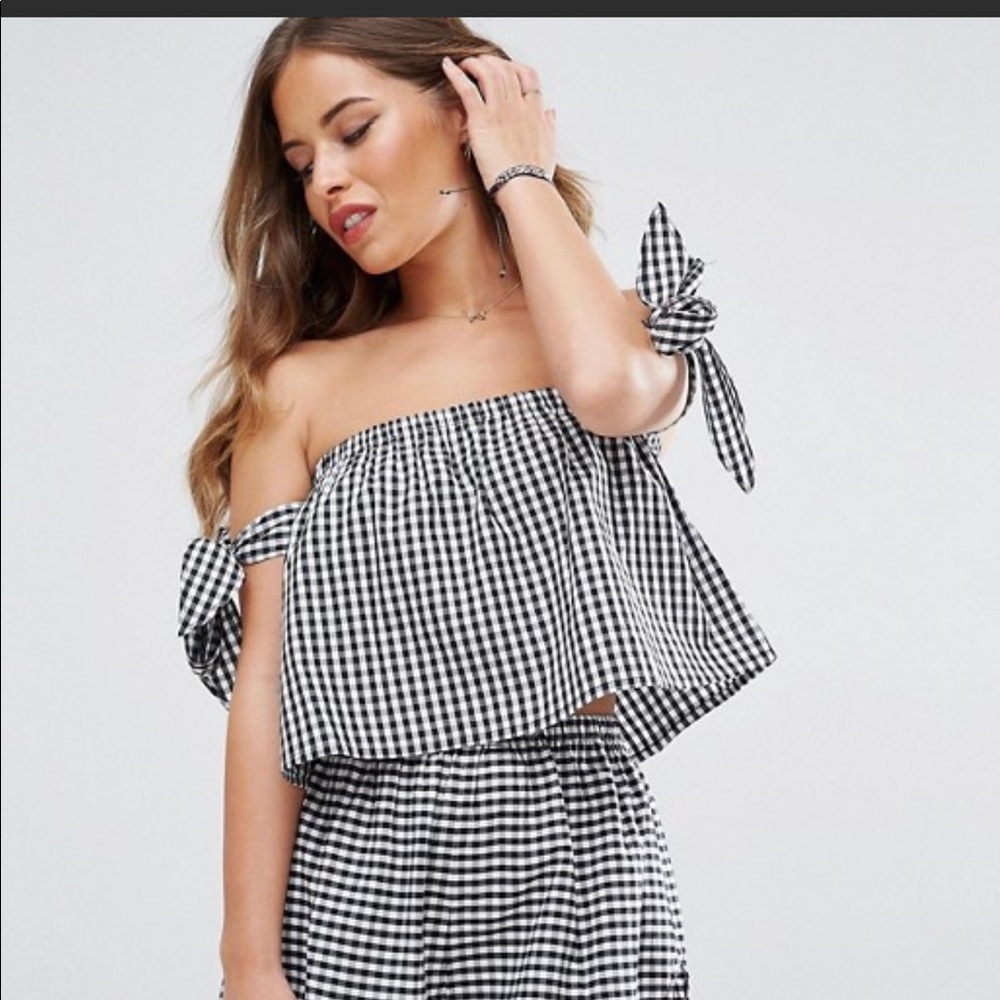 🎉HP🎉 ASOS gingham off the shoulder top NWT!!
